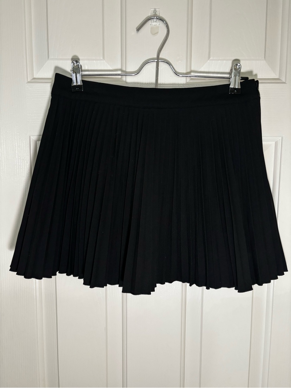 H&M Black Pleated Mini Skirt